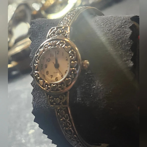 Vintage Avon Cuff Watch - Picture 2 of 5